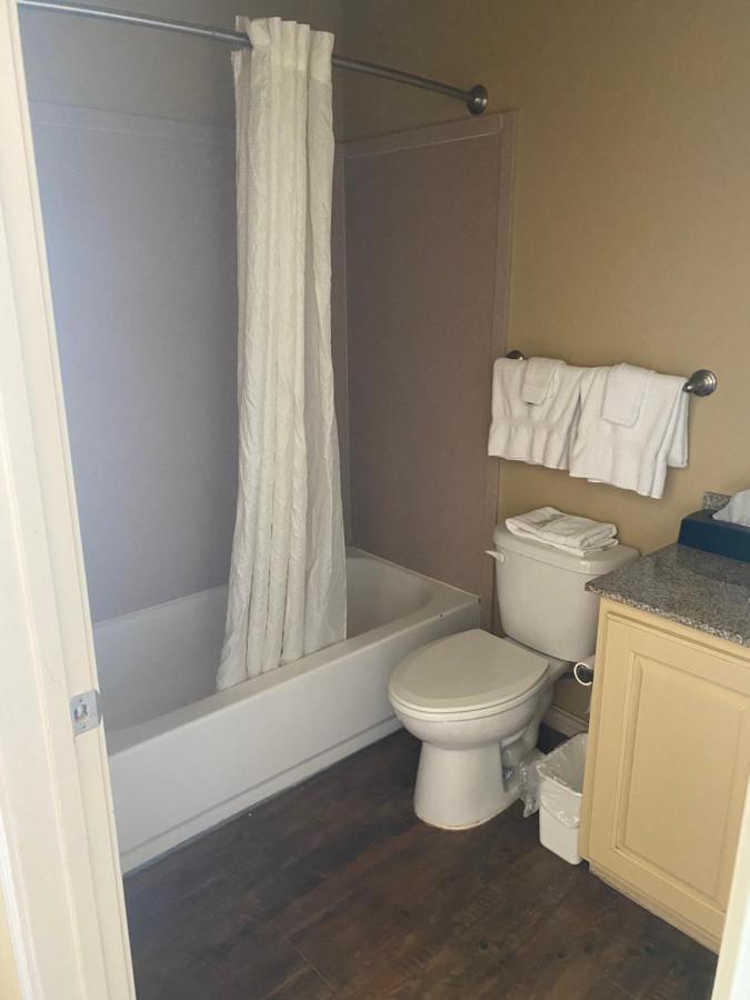Southern Inns And Suites Now Offering Rv Spaces For Rent Yorktown Екстериор снимка