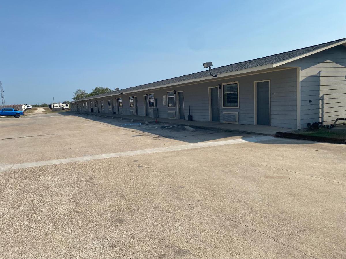 Southern Inns And Suites Now Offering Rv Spaces For Rent Yorktown Екстериор снимка