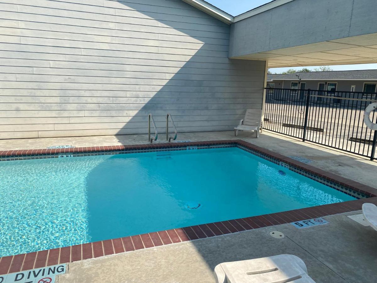 Southern Inns And Suites Now Offering Rv Spaces For Rent Yorktown Екстериор снимка