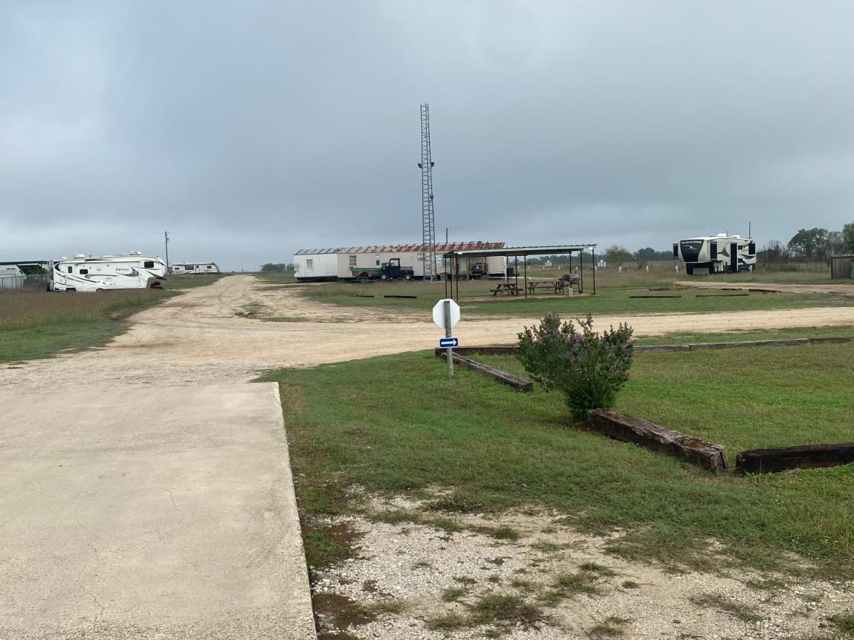 Southern Inns And Suites Now Offering Rv Spaces For Rent Yorktown Екстериор снимка