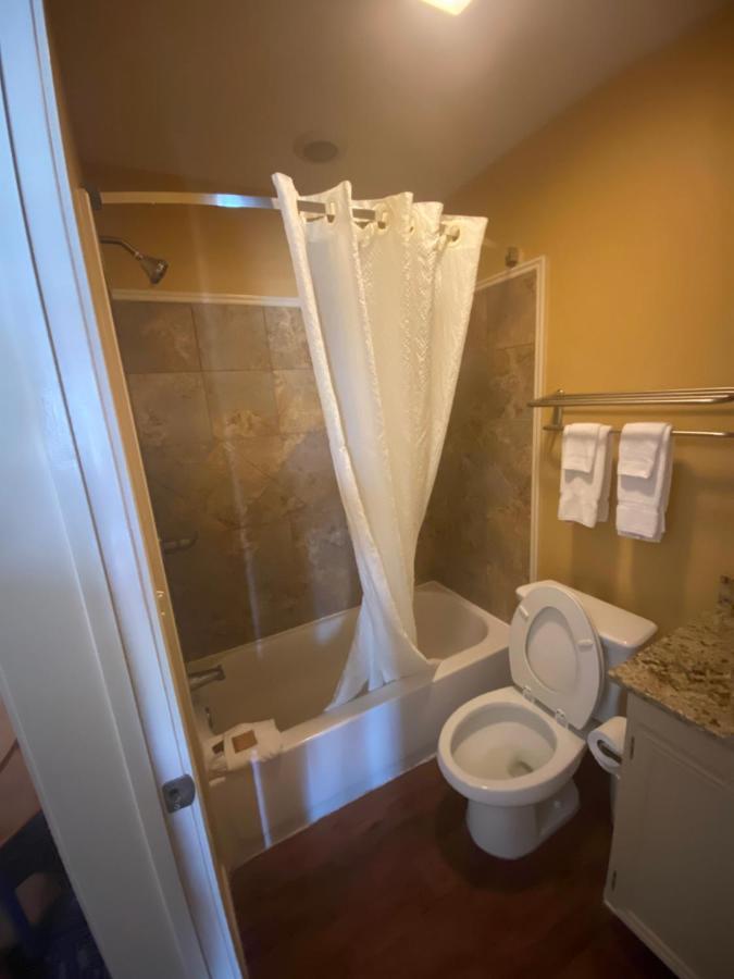 Southern Inns And Suites Now Offering Rv Spaces For Rent Yorktown Екстериор снимка