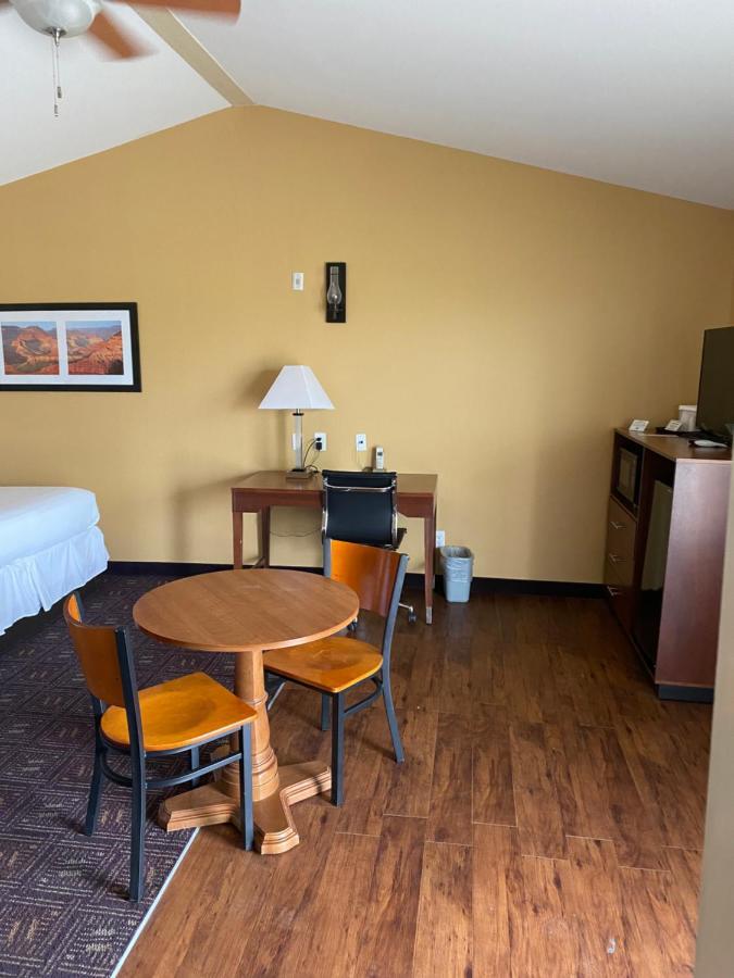 Southern Inns And Suites Now Offering Rv Spaces For Rent Yorktown Екстериор снимка