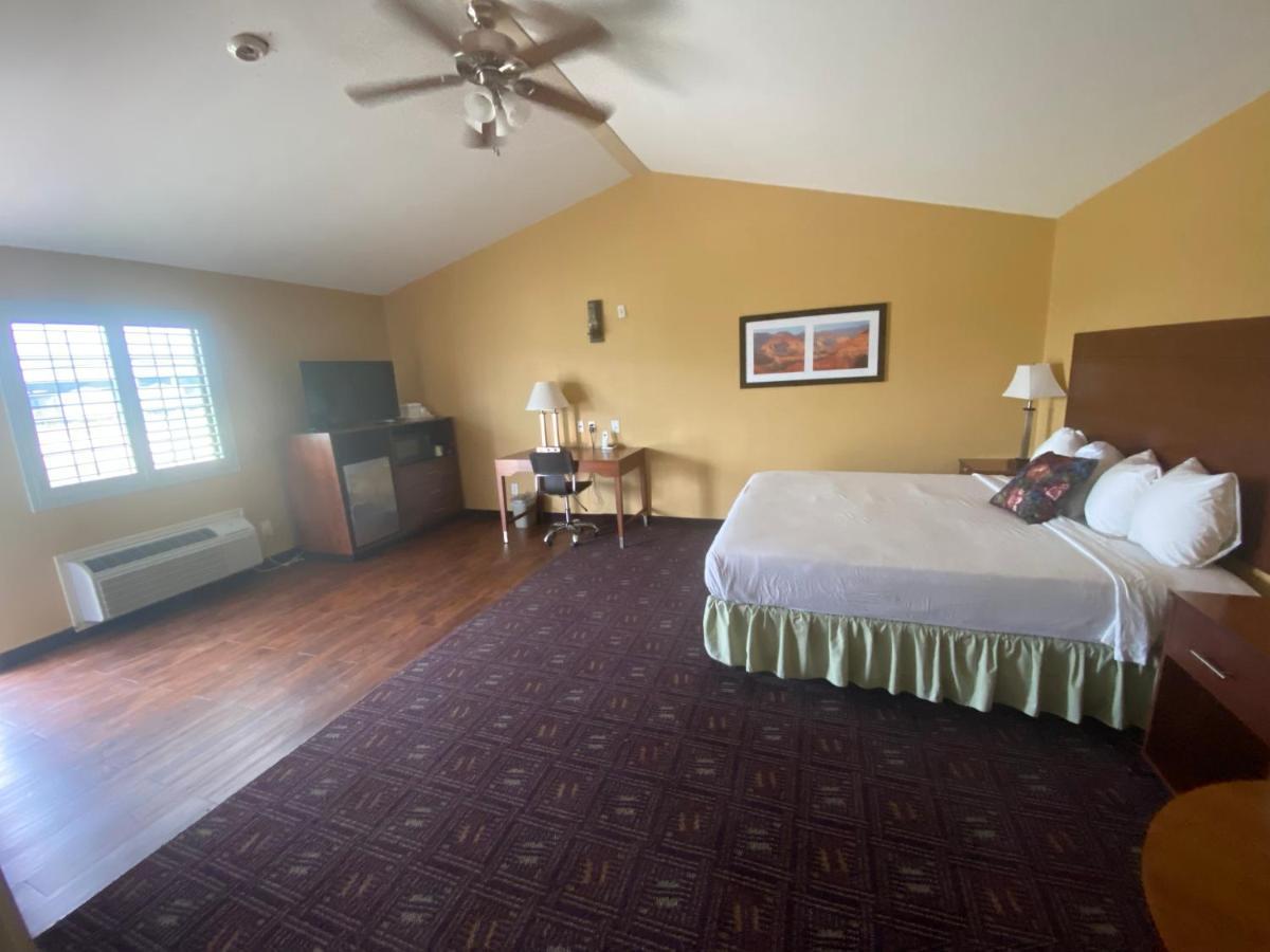 Southern Inns And Suites Now Offering Rv Spaces For Rent Yorktown Екстериор снимка